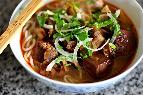 Bún bò Huế.